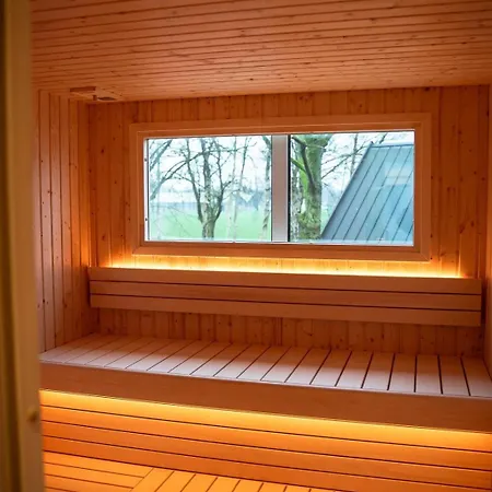 Heide Met Hottub & Sauna | 26 Personen Feriehus *