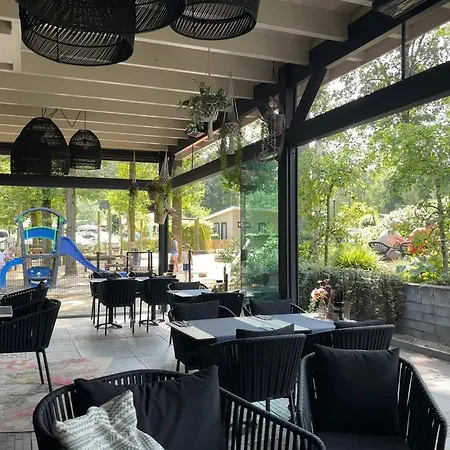 Heide Met Hottub & Sauna | 26 Personen Feriehus Wekerom